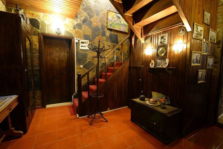 Ballroom/Hall 23 of 39