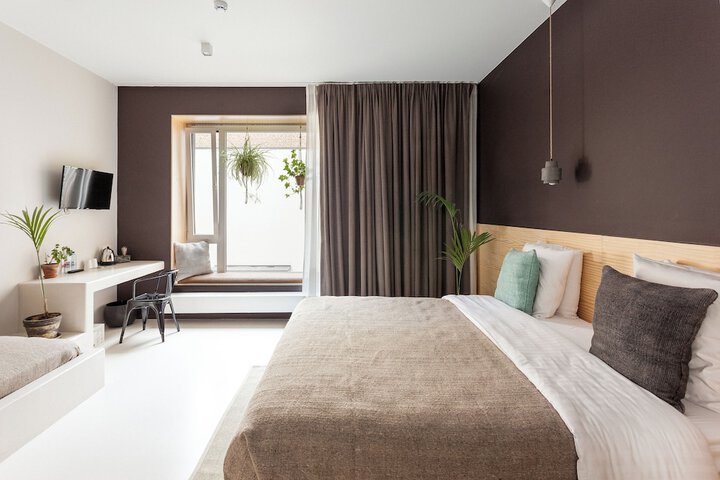 Room 19 of 48