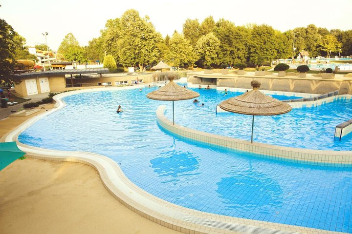 Pool 43 of 71