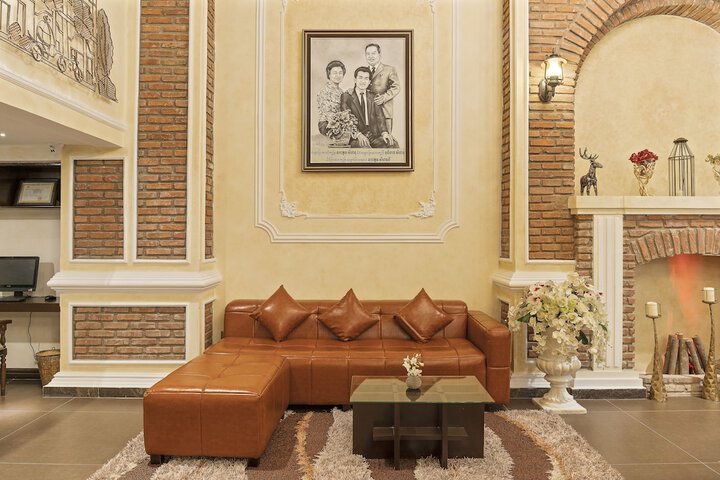 Entrance & Lobby
