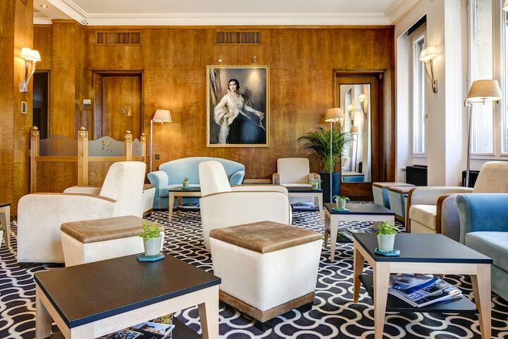 Entrance & Lobby