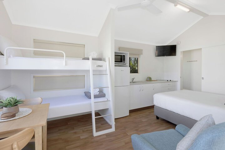 Room 15 of 32