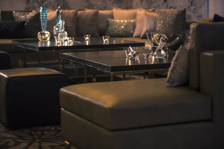 Lounge 64 of 81