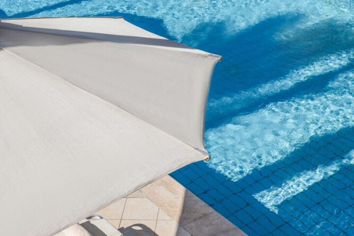 Hotel with Pool