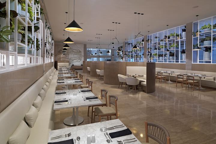 Dining 77 of 98