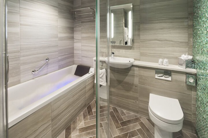 Clean Restrooms