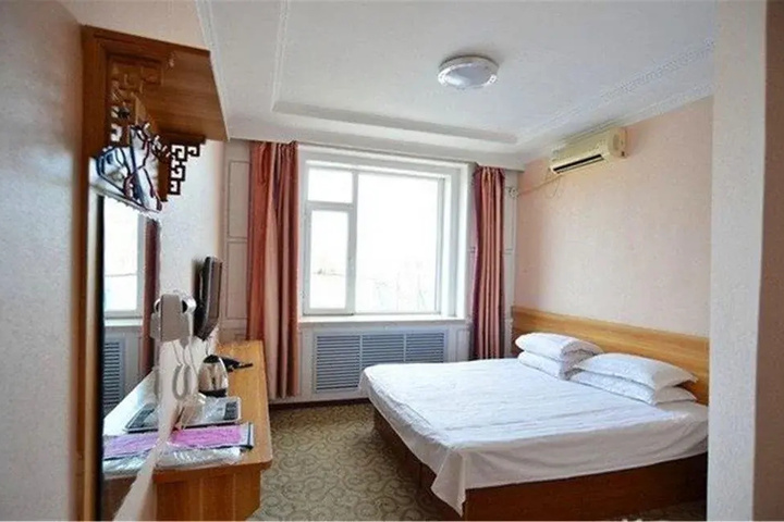 Room 5 of 18