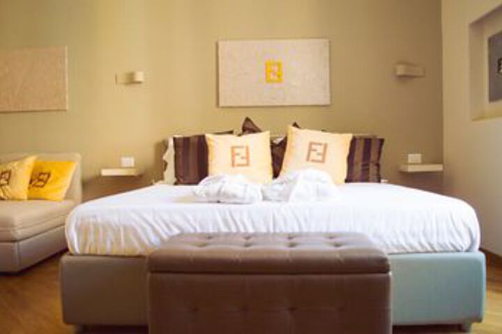 Room 15 of 25