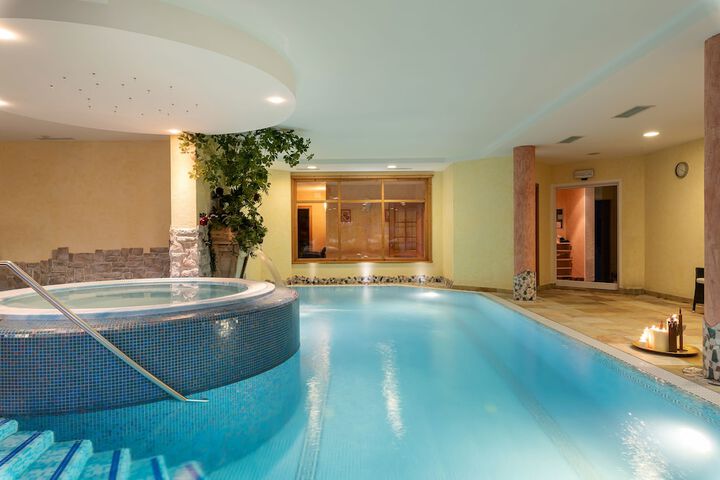 Pool 98 of 122