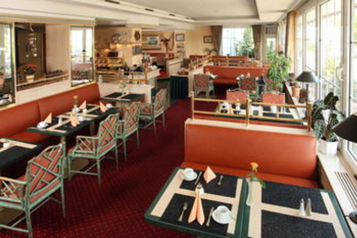 Dining 15 of 15