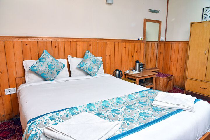 Room 4 of 38