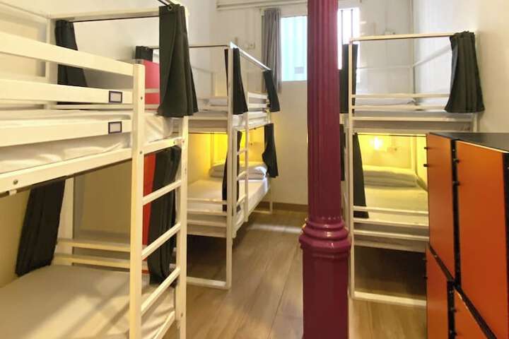 Room 22 of 65