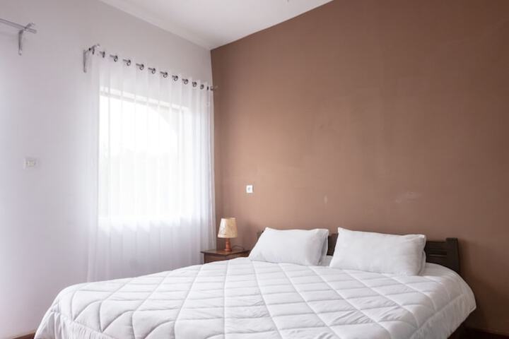 Room 3 of 43