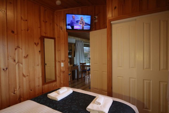 Room 26 of 244