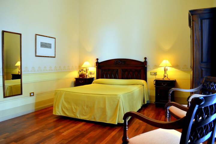 Room 9 of 72