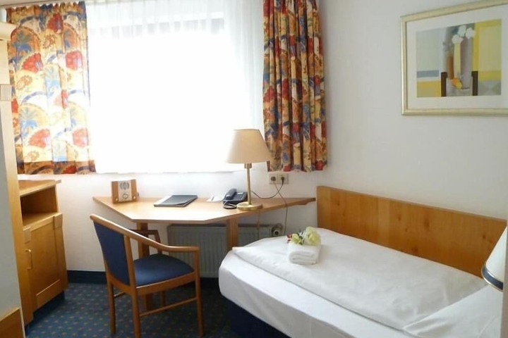 Room 12 of 45