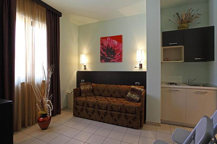 Room 22 of 48