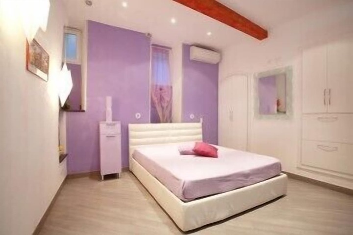 Room 3 of 25