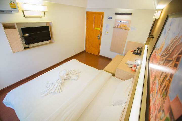 Room 21 of 57
