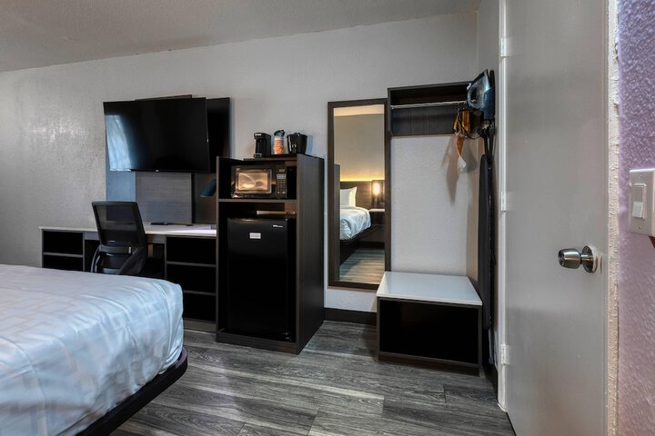 Room 38 of 81