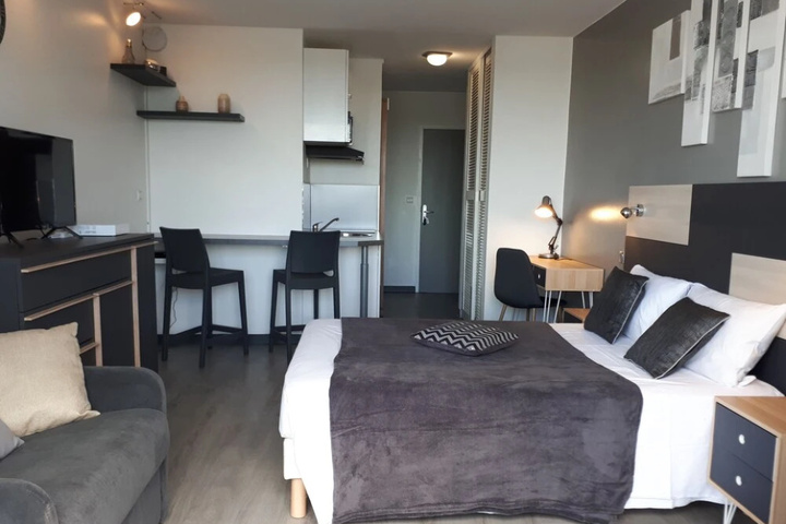 Room 2 of 23