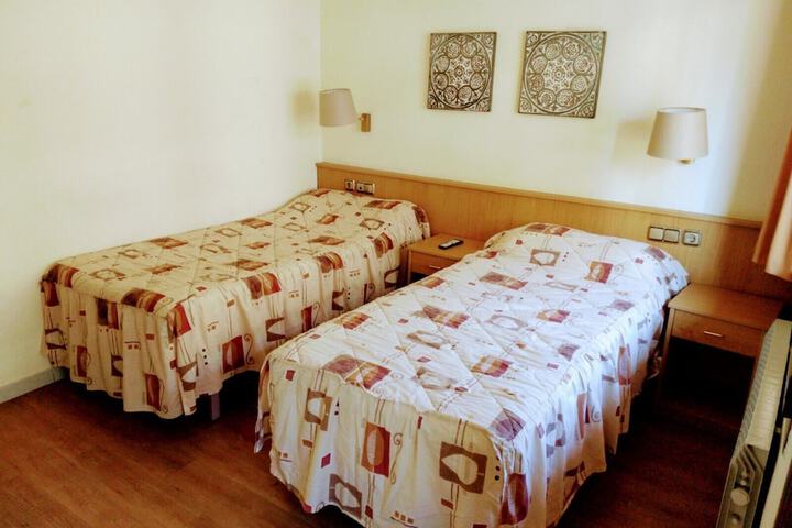Room 5 of 13