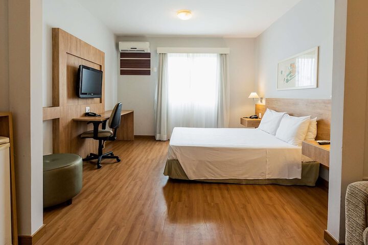 Room 3 of 81