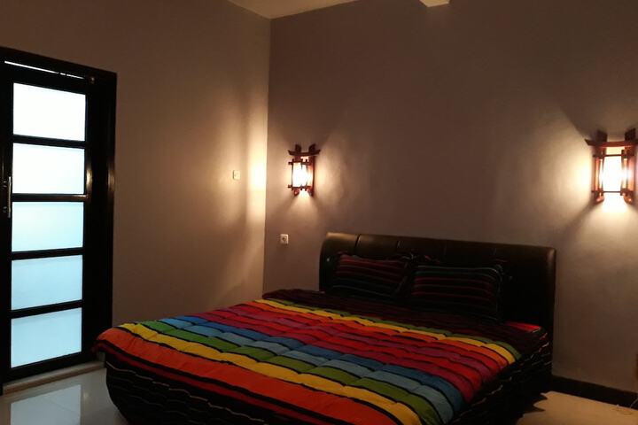 Room 2 of 6