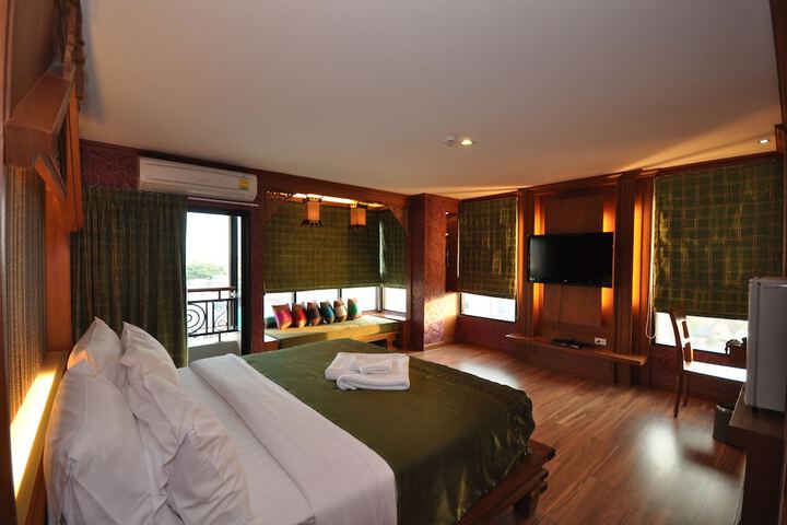 Room 42 of 83