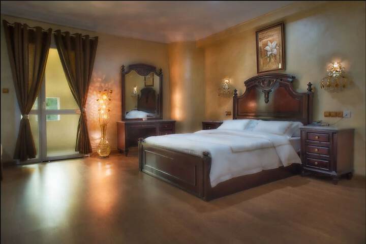 Room 5 of 30
