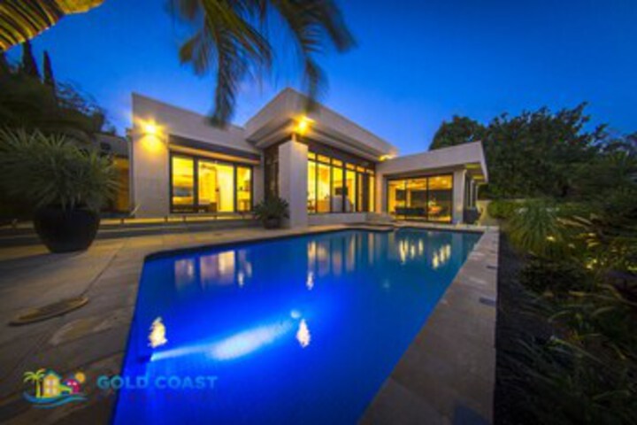 Grandeur on Bay Three