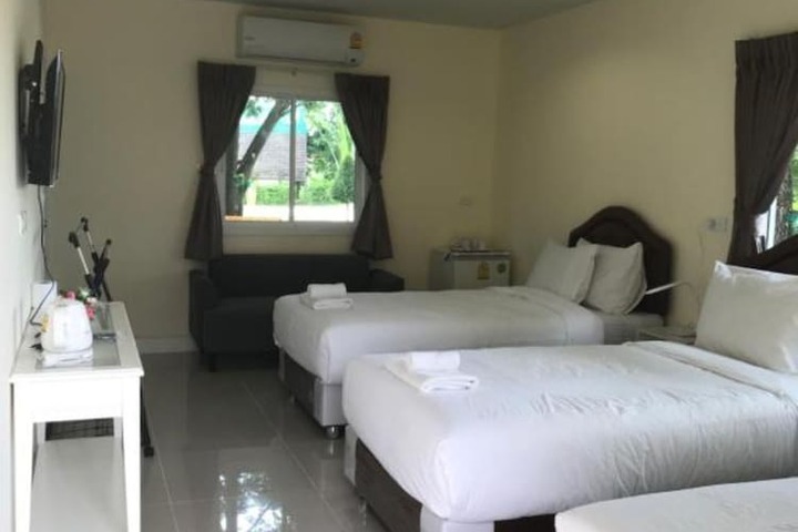 Room 13 of 20