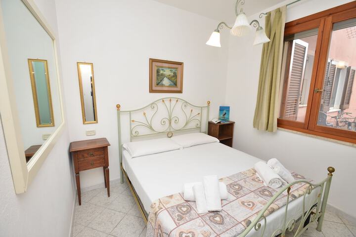 Room 9 of 22