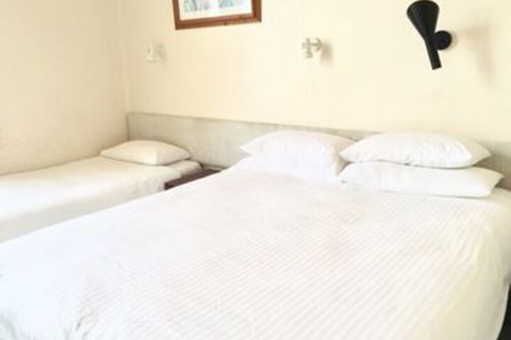 Room 8 of 29