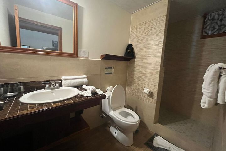 Room 147 of 272