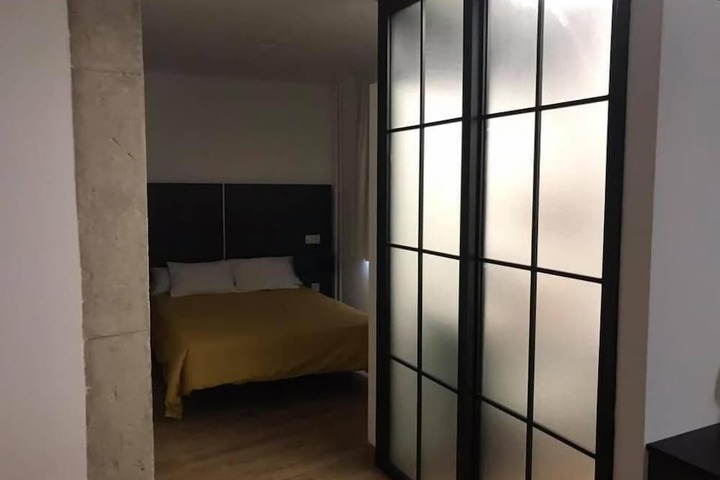 Room 9 of 25
