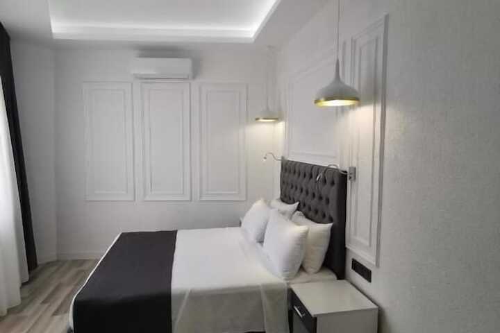 Room 40 of 85