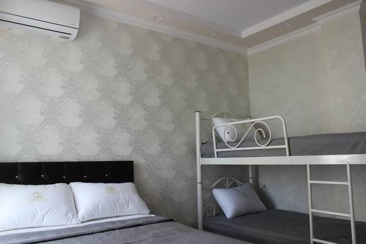 Room 13 of 27