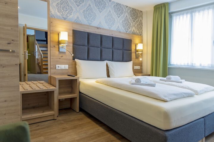 Room 52 of 140