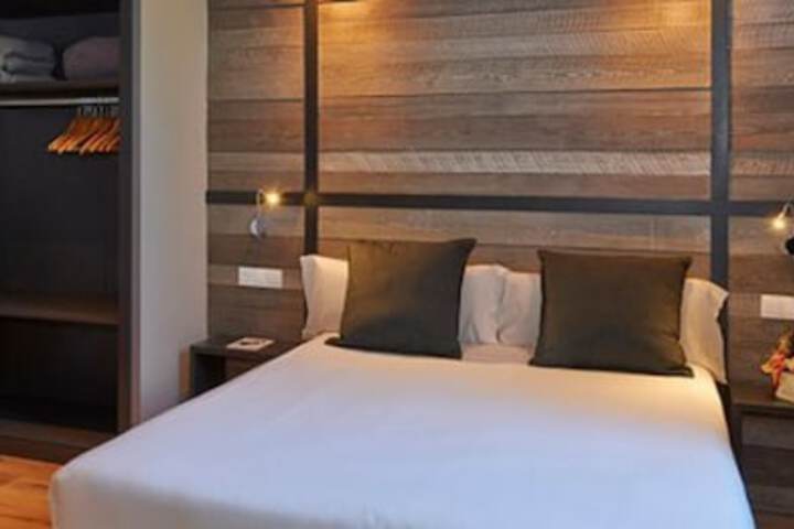 Room 8 of 62