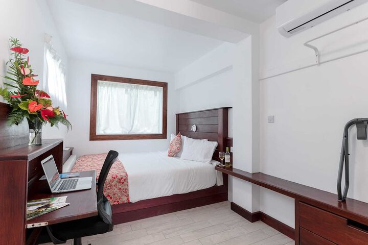Room 3 of 48