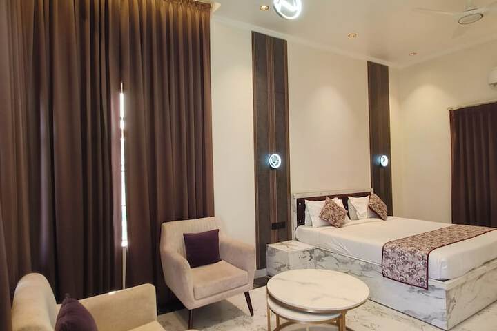 Room 10 of 42