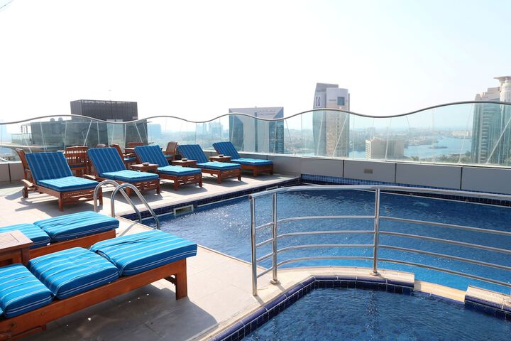 Pool 52 of 110