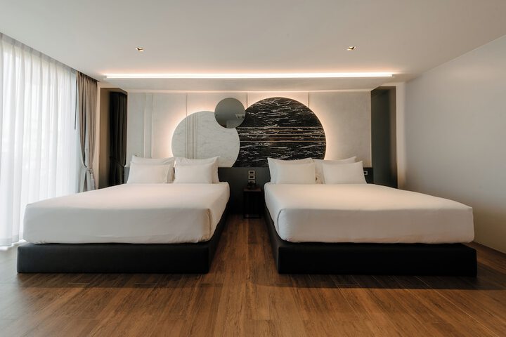 Room 14 of 216