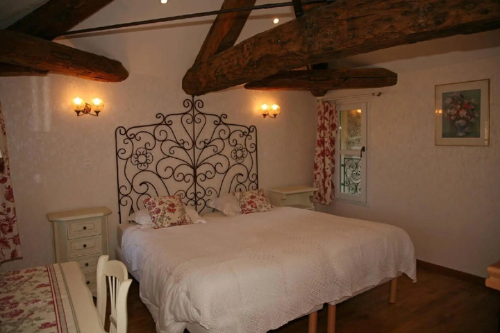 Room 3 of 9