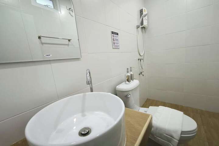 Room 16 of 29