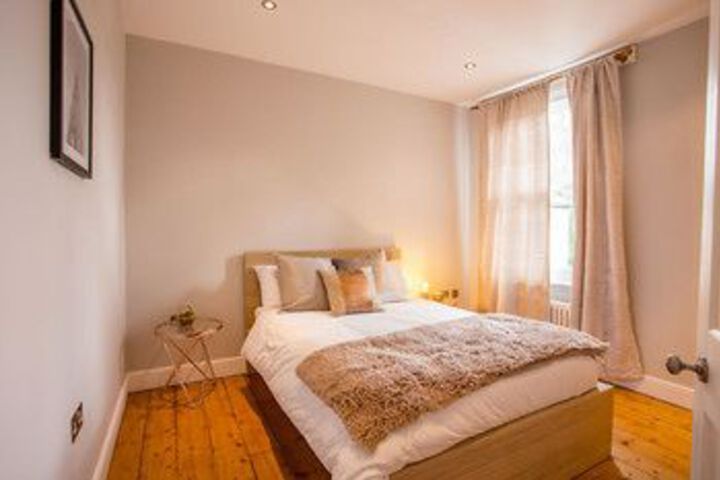 Room 5 of 20