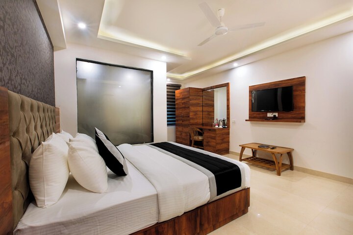 Room 8 of 21