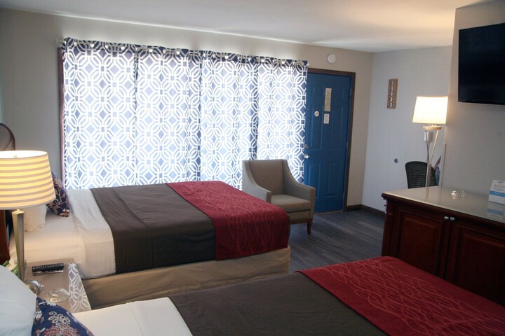 Room 33 of 71