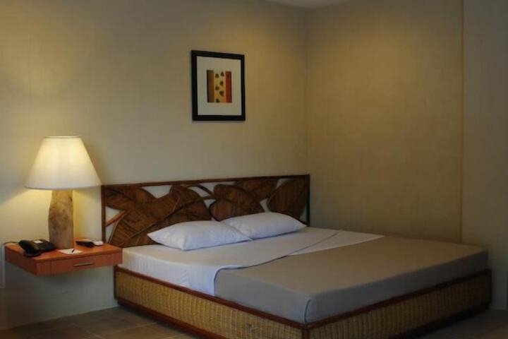 Room 4 of 25